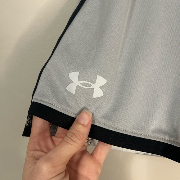 NWT Under Armour Boy’s Gray Shorts, Size L - Picture 2 of 8